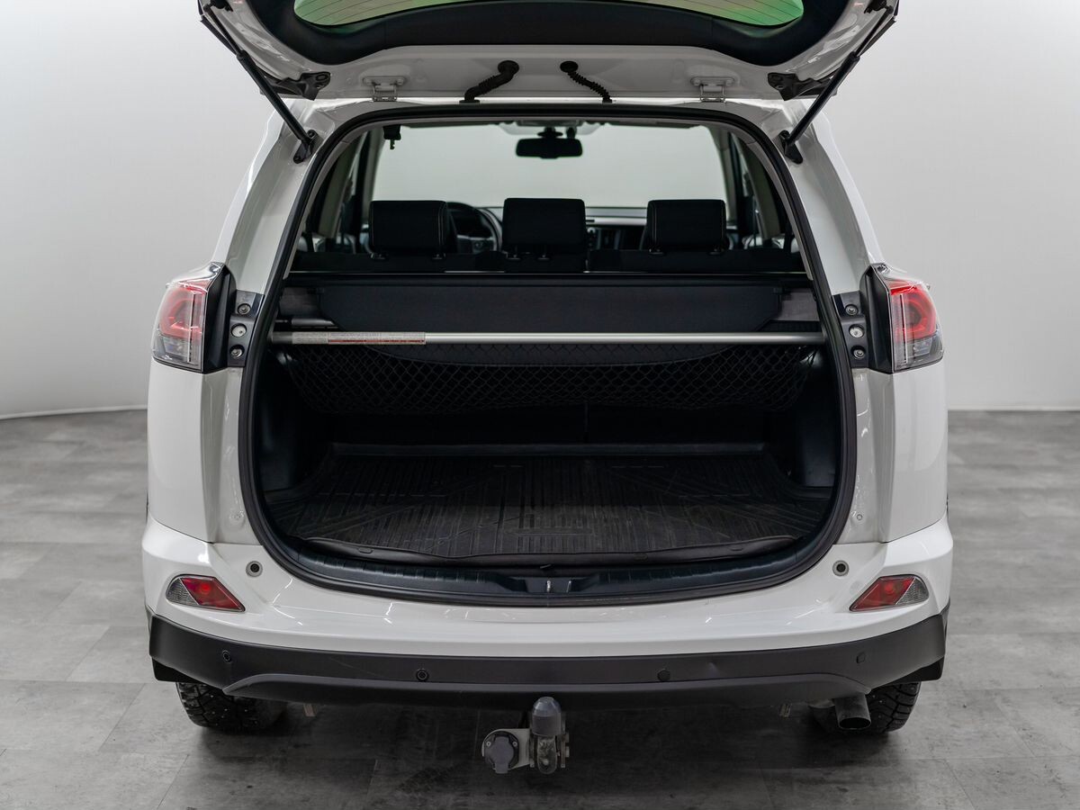 Toyota RAV4 2019 - фото автомобиля