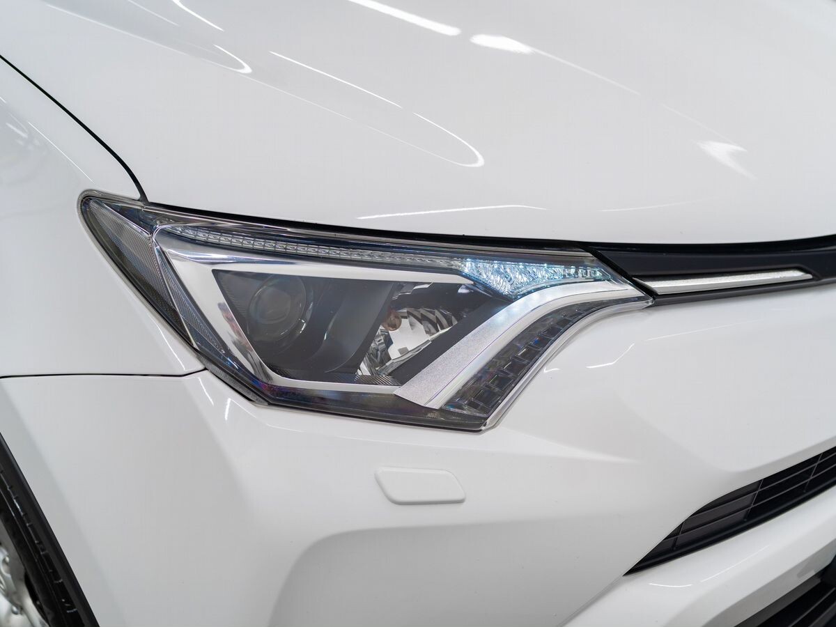 Toyota RAV4 2019 - фото автомобиля
