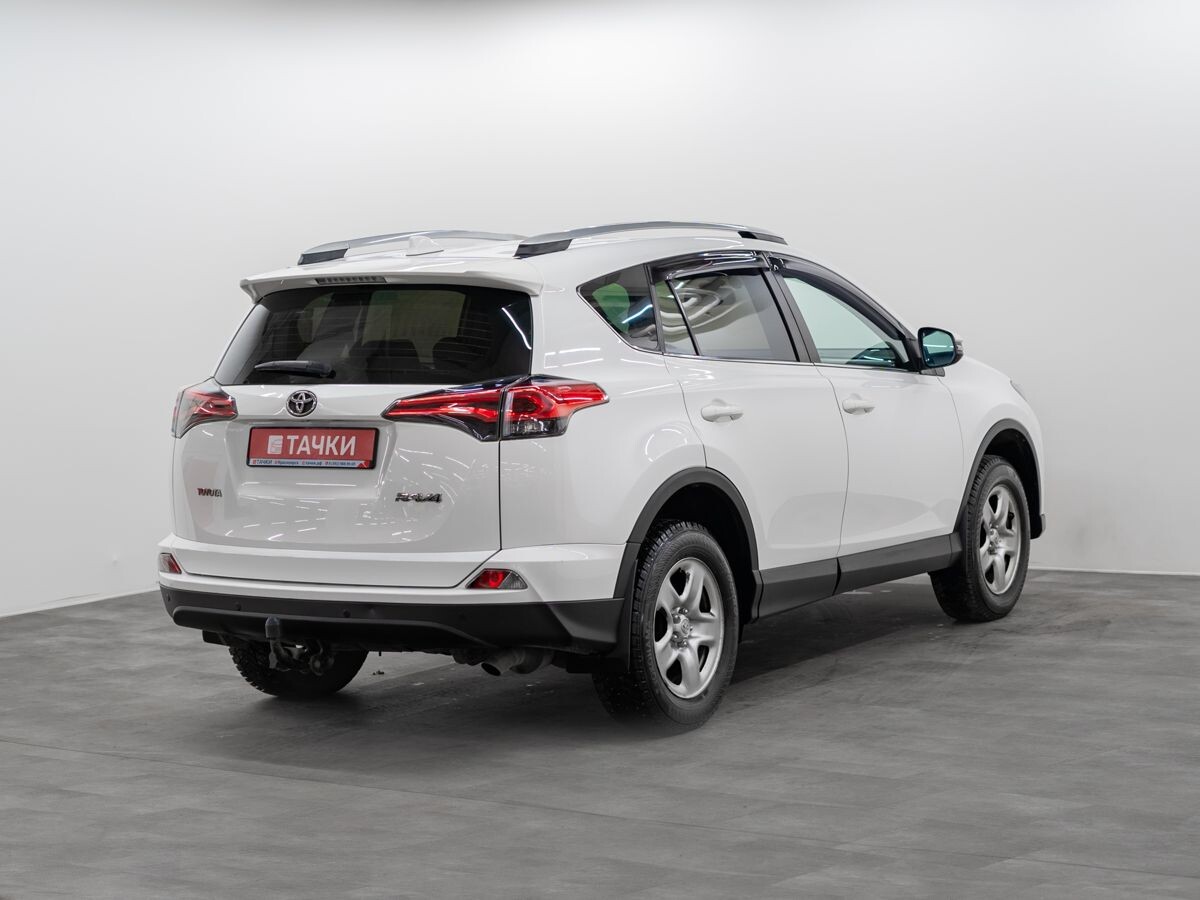 Toyota RAV4 2019 - фото автомобиля