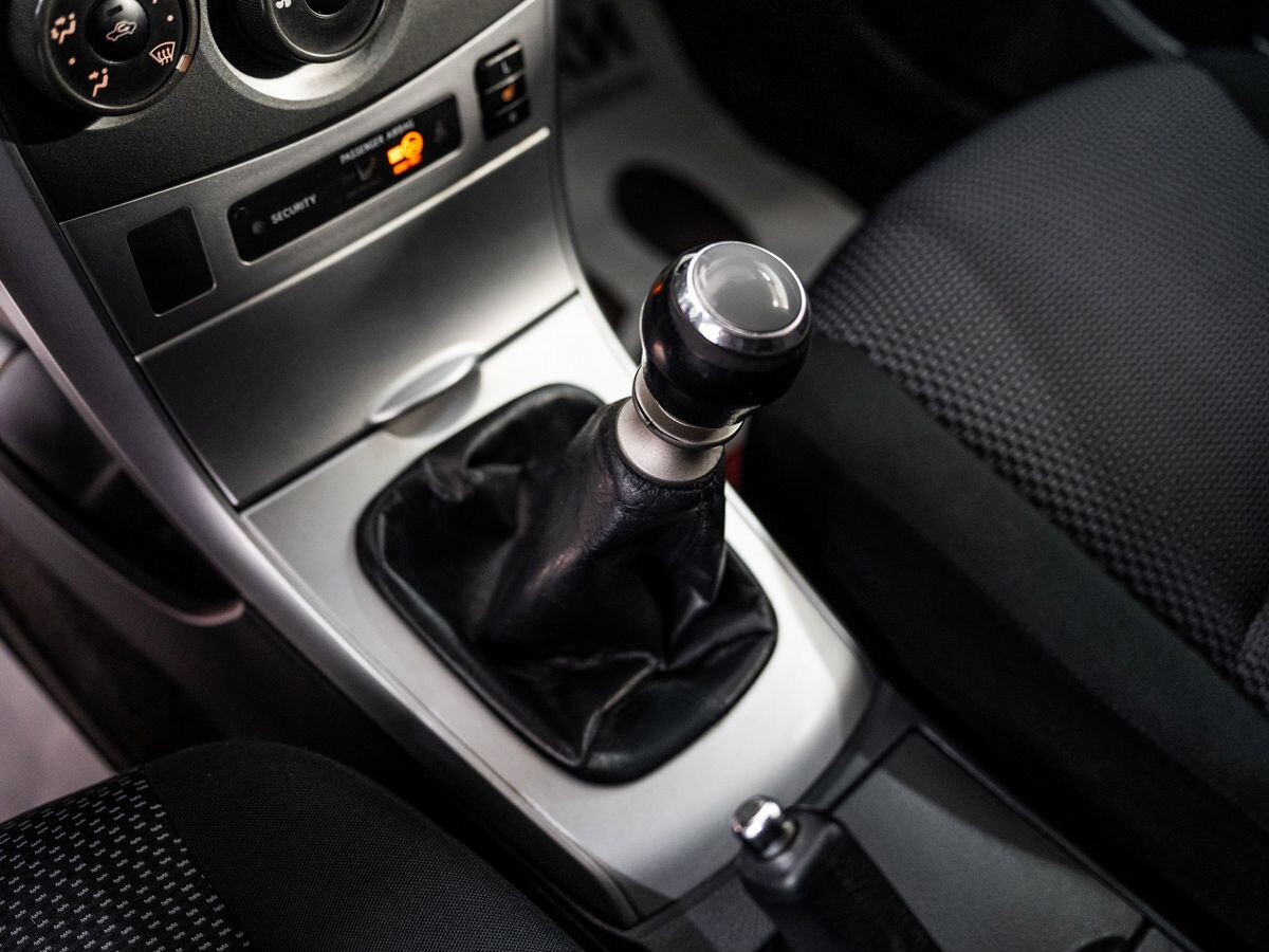 Toyota Corolla 2012 - фото автомобиля