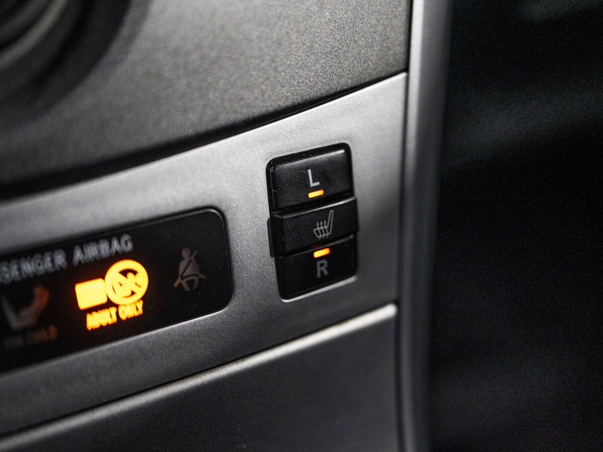 Toyota Corolla 2012 - фото автомобиля