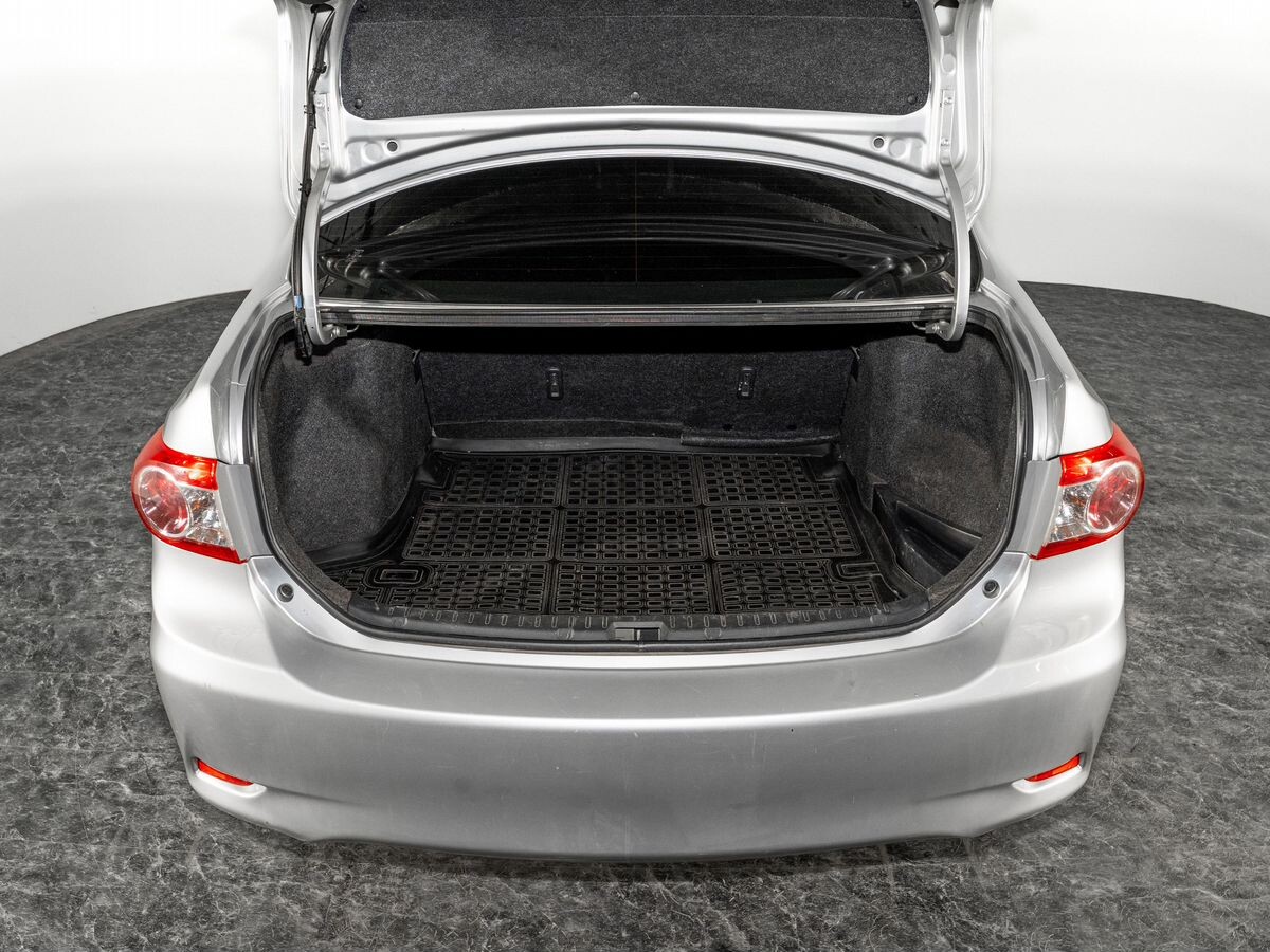 Toyota Corolla 2012 - фото автомобиля