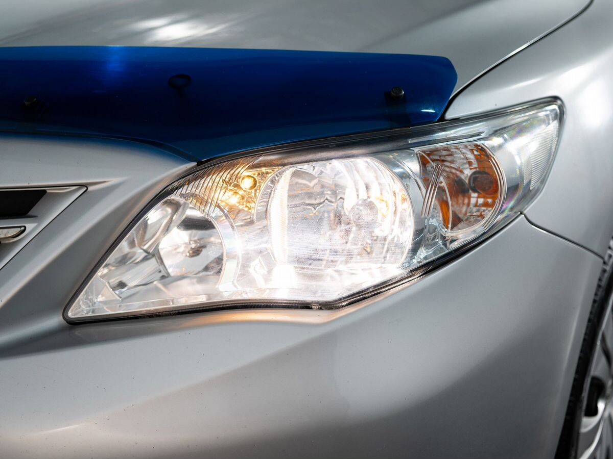 Toyota Corolla 2012 - фото автомобиля