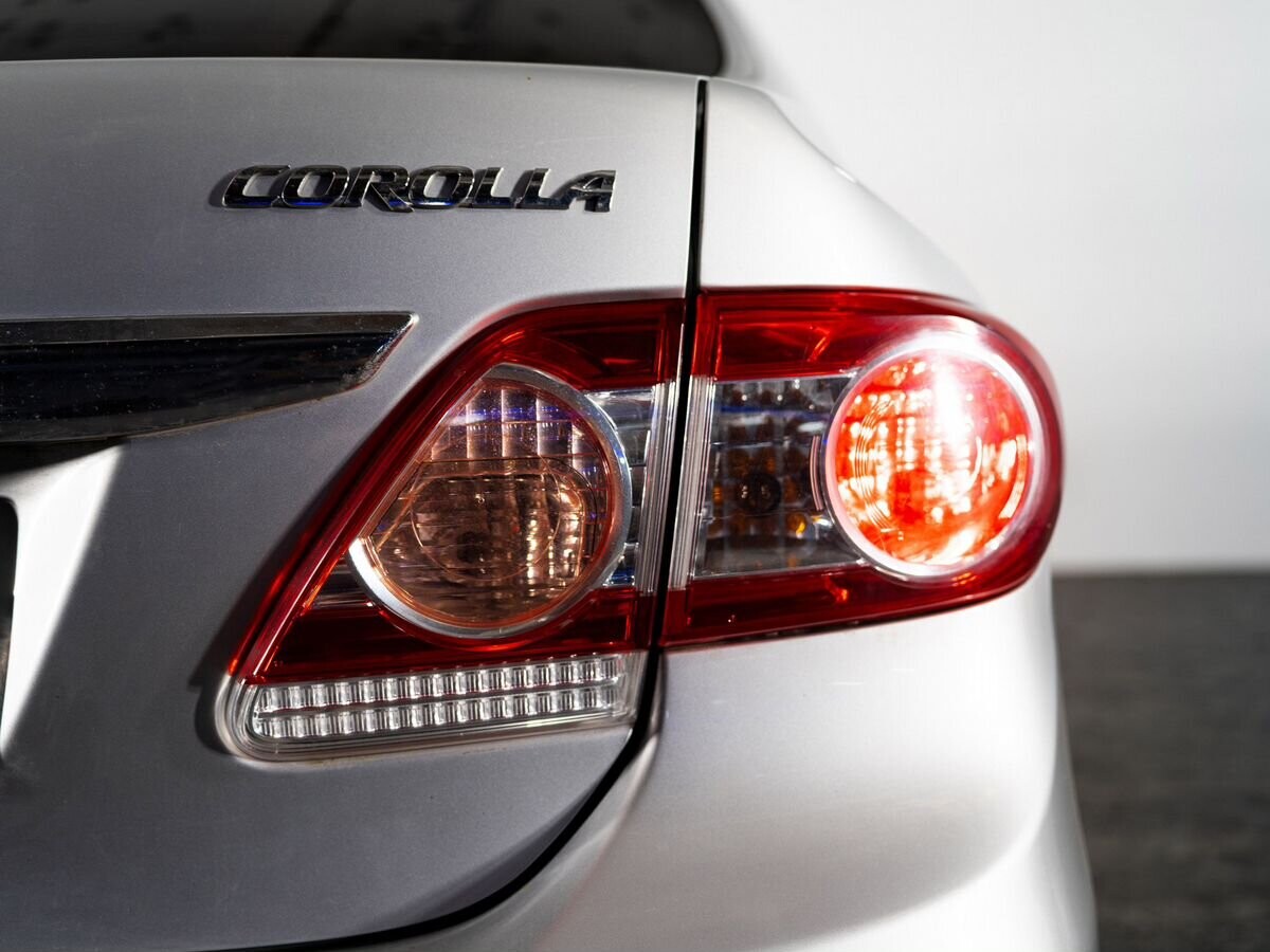 Toyota Corolla 2012 - фото автомобиля