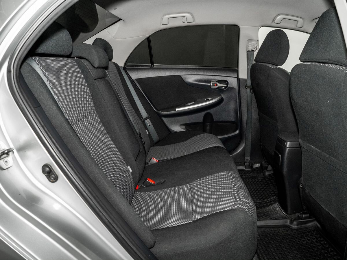 Toyota Corolla 2012 - фото автомобиля