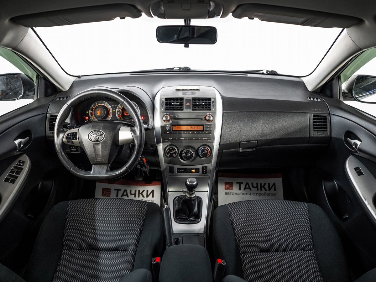 Toyota Corolla 2012 - фото автомобиля