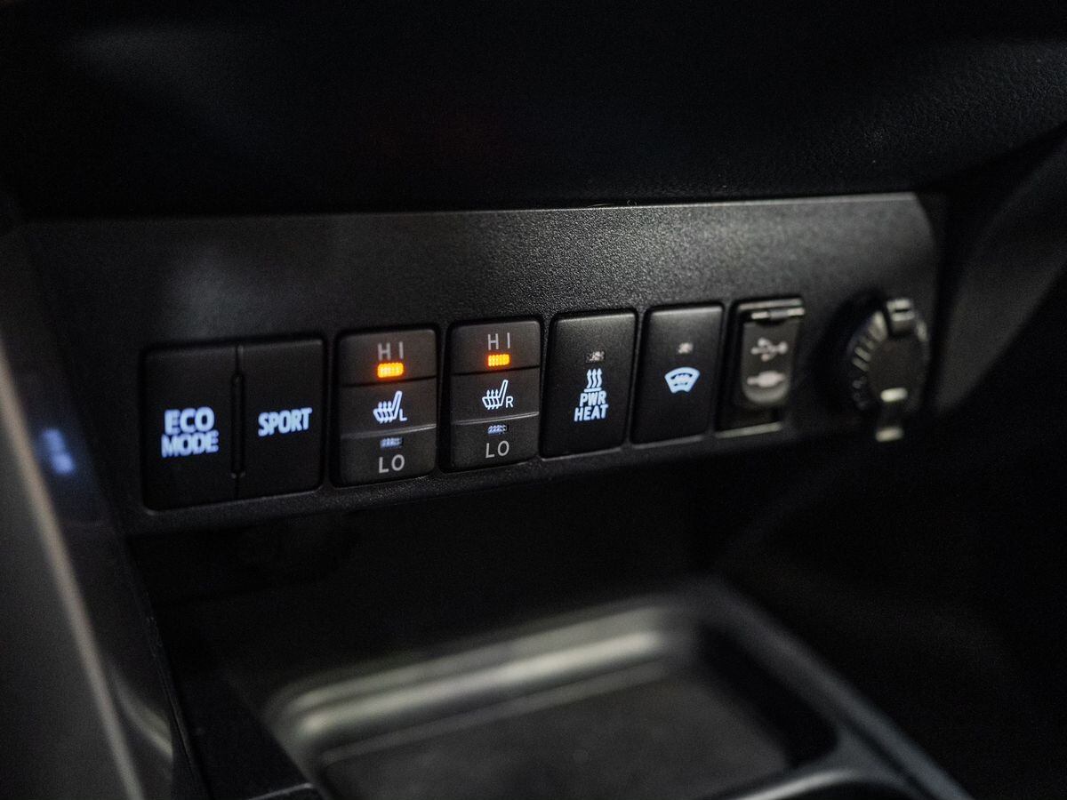 Toyota RAV4 2016 - фото автомобиля