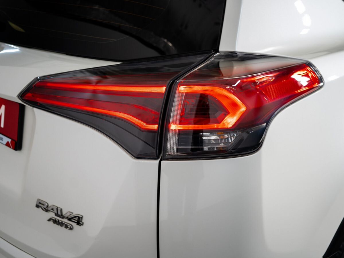 Toyota RAV4 2016 - фото автомобиля