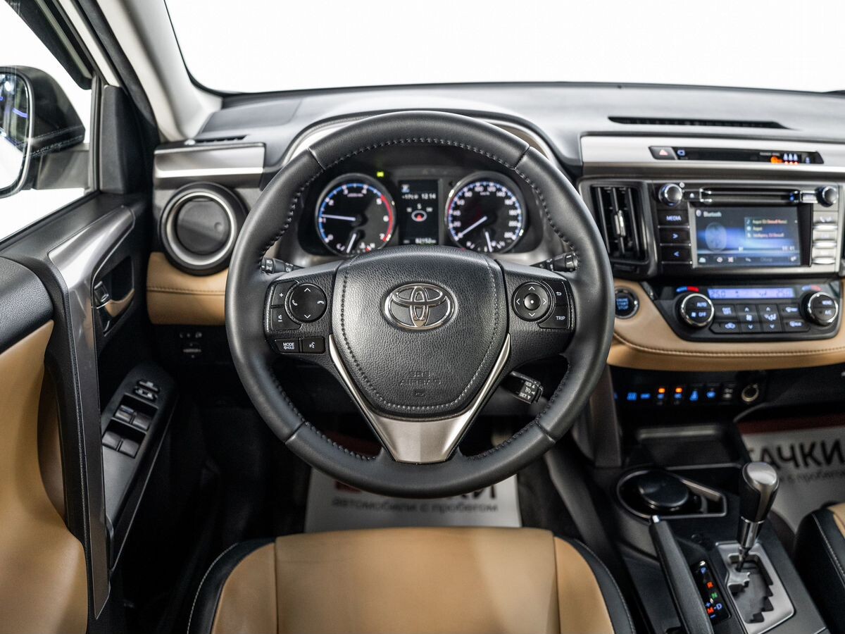 Toyota RAV4 2016 - фото автомобиля