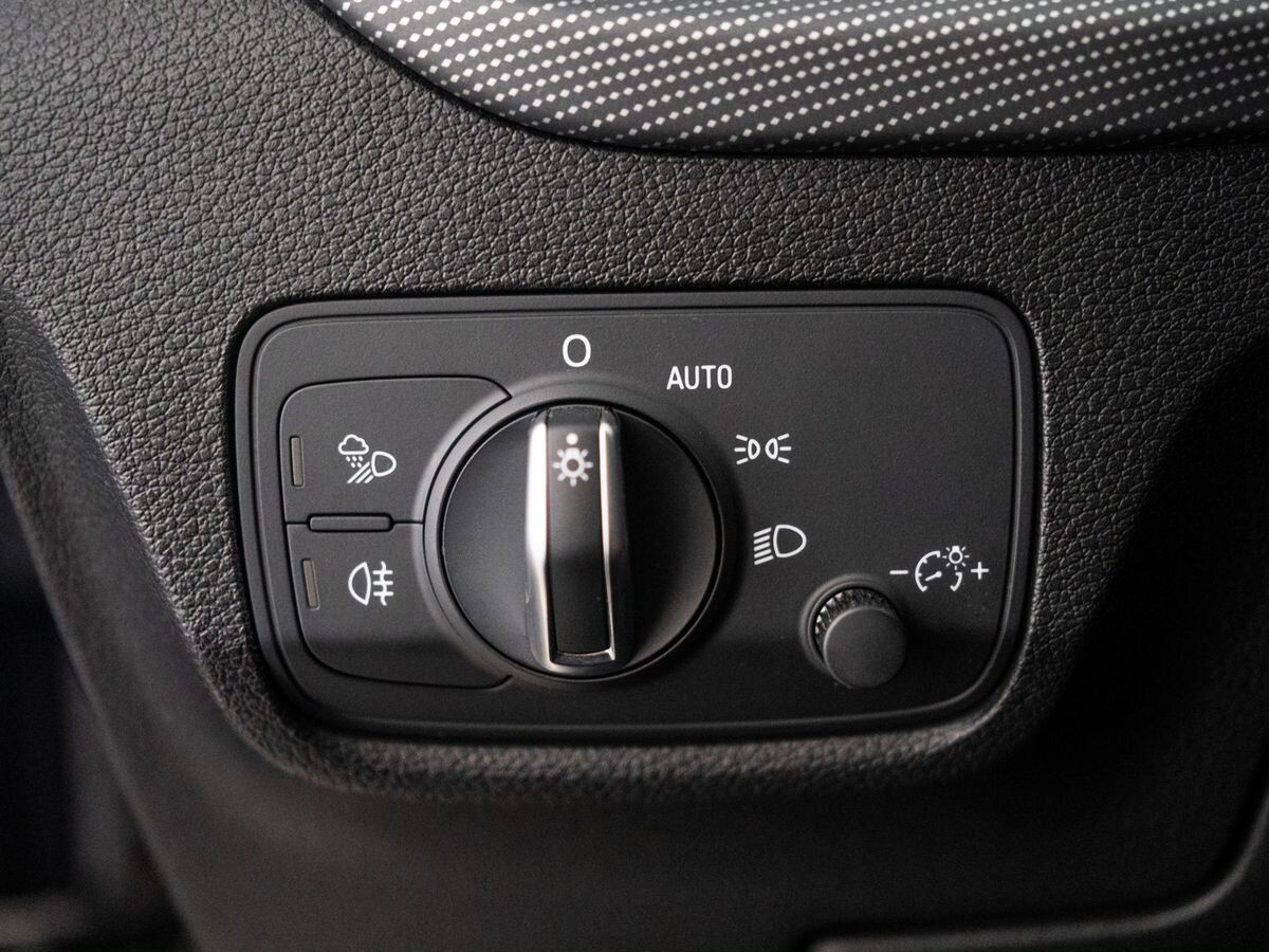 Audi Q2 2020 - фото автомобиля