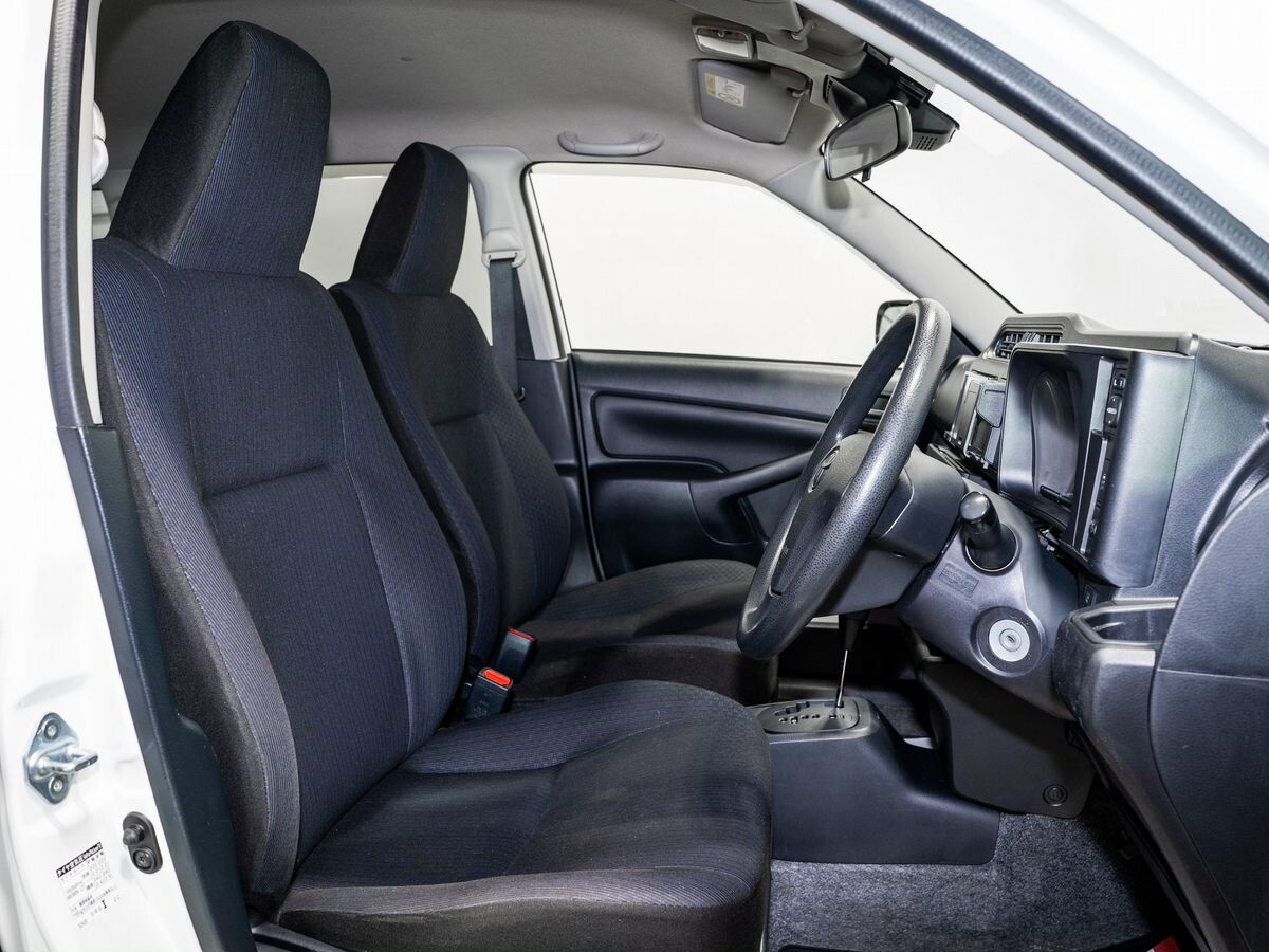 Toyota Probox 2018 - фото автомобиля