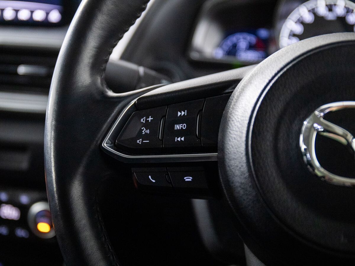 Mazda Axela 2019 - фото автомобиля