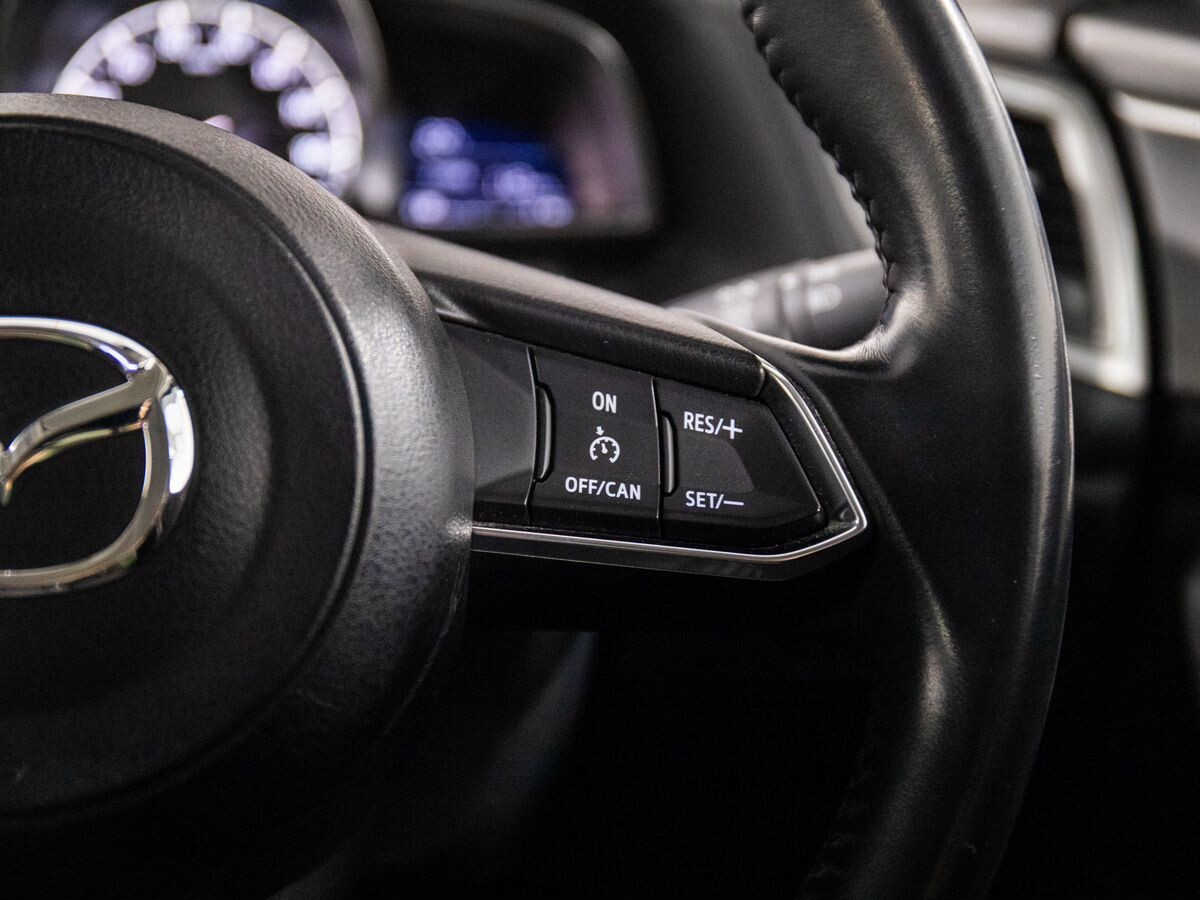 Mazda Axela 2019 - фото автомобиля