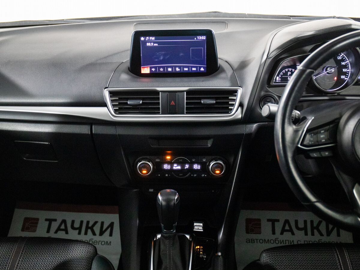 Mazda Axela 2019 - фото автомобиля