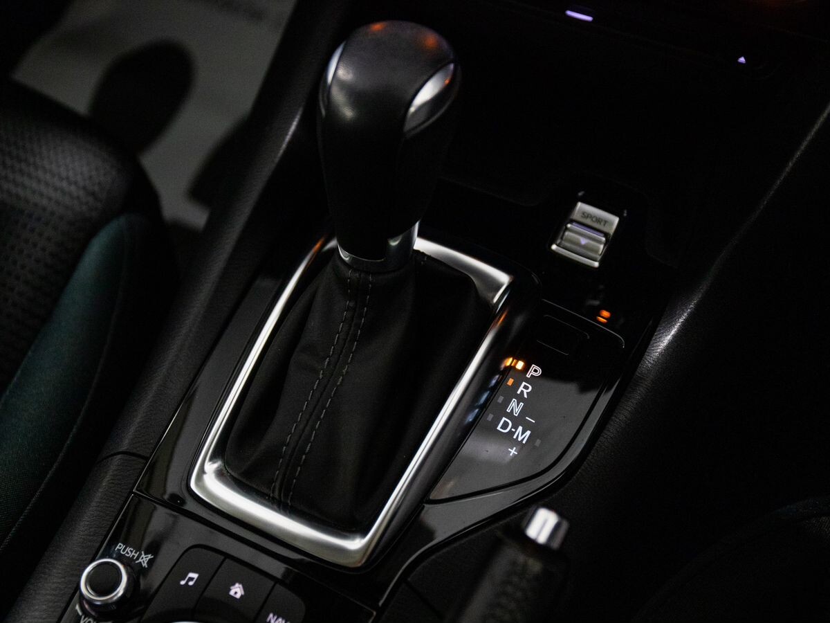 Mazda Axela 2019 - фото автомобиля