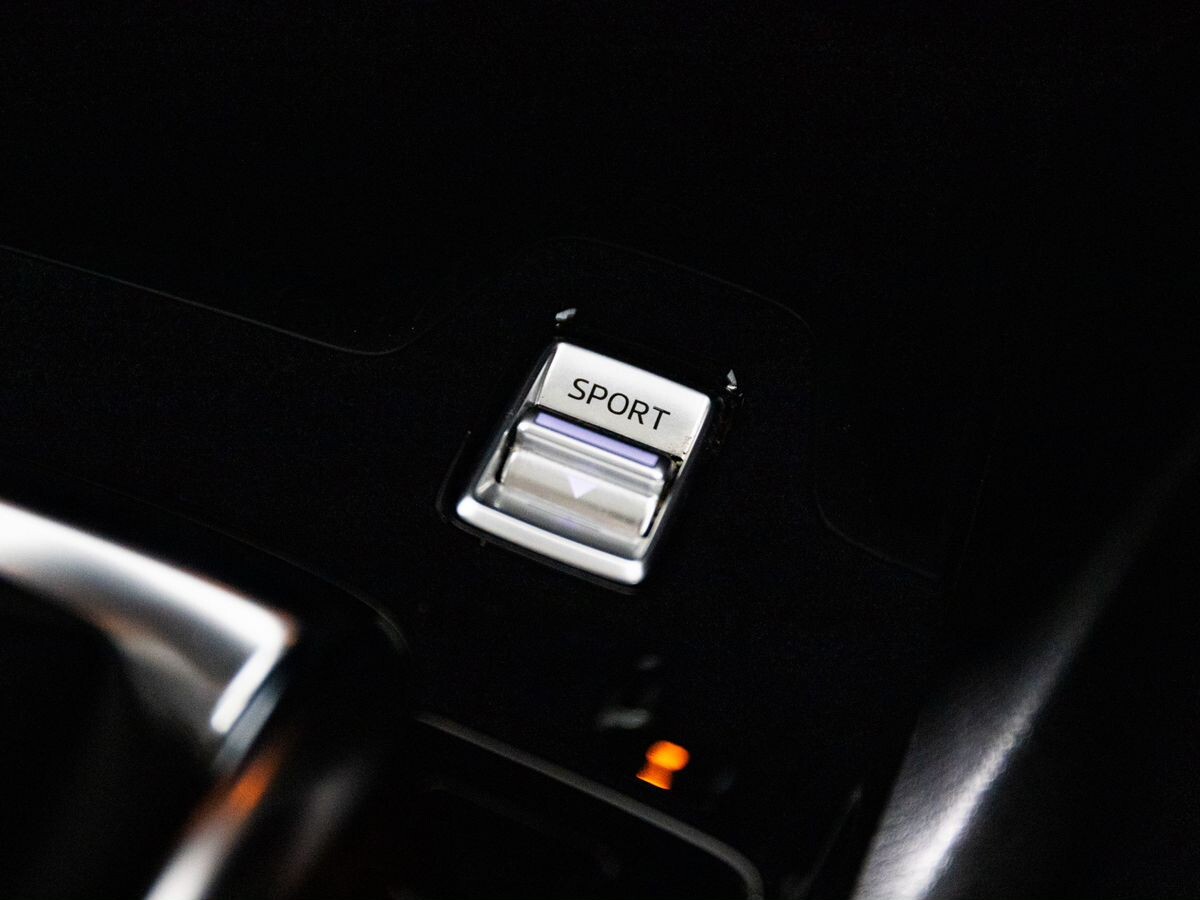 Mazda Axela 2019 - фото автомобиля