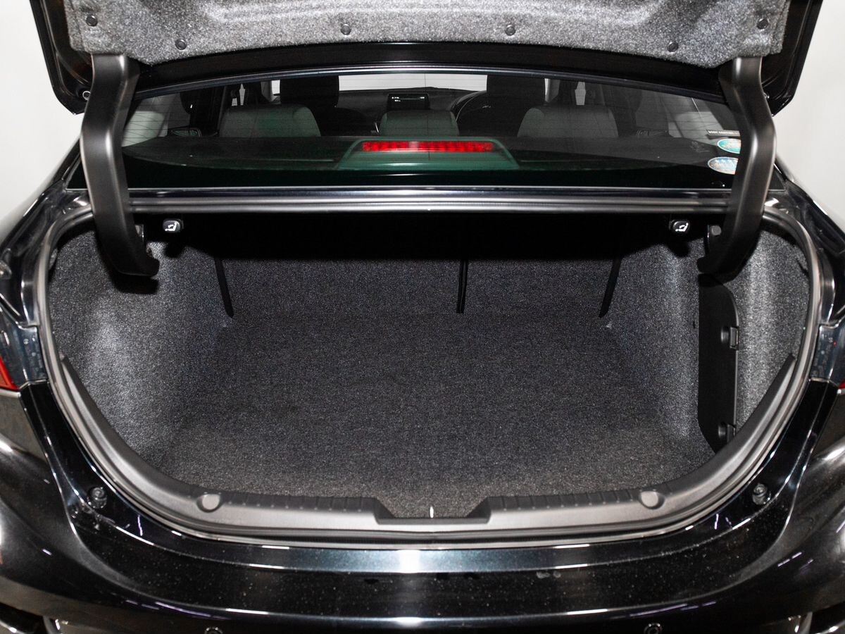 Mazda Axela 2019 - фото автомобиля