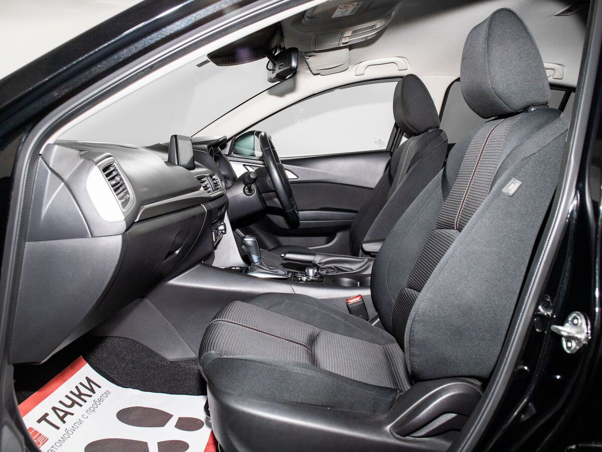 Mazda Axela 2019 - фото автомобиля