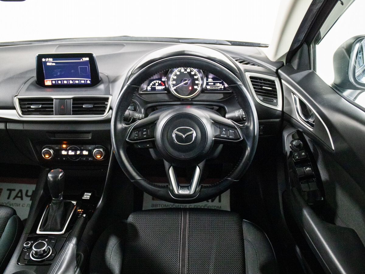 Mazda Axela 2019 - фото автомобиля