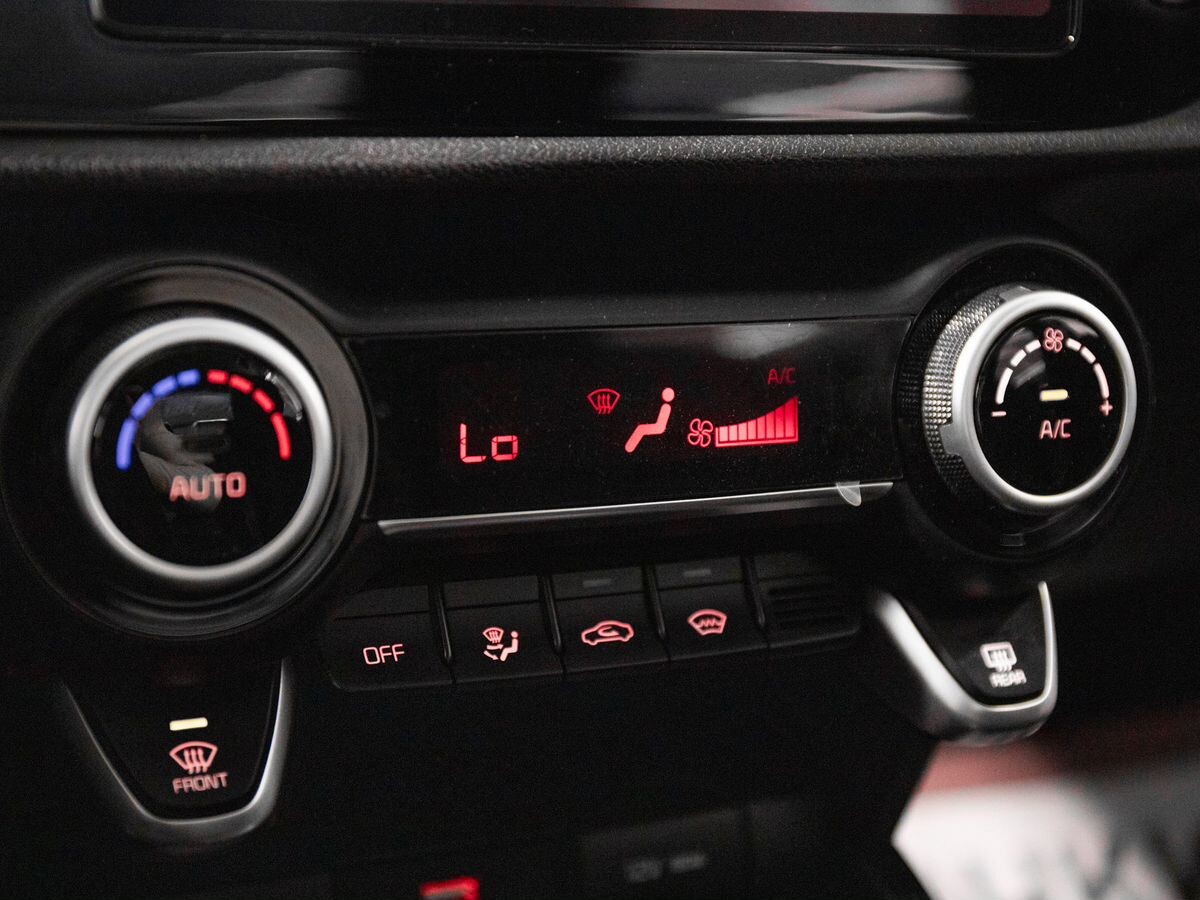 Kia Rio 2021 - фото автомобиля