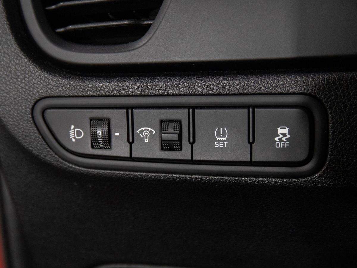 Kia Rio 2021 - фото автомобиля