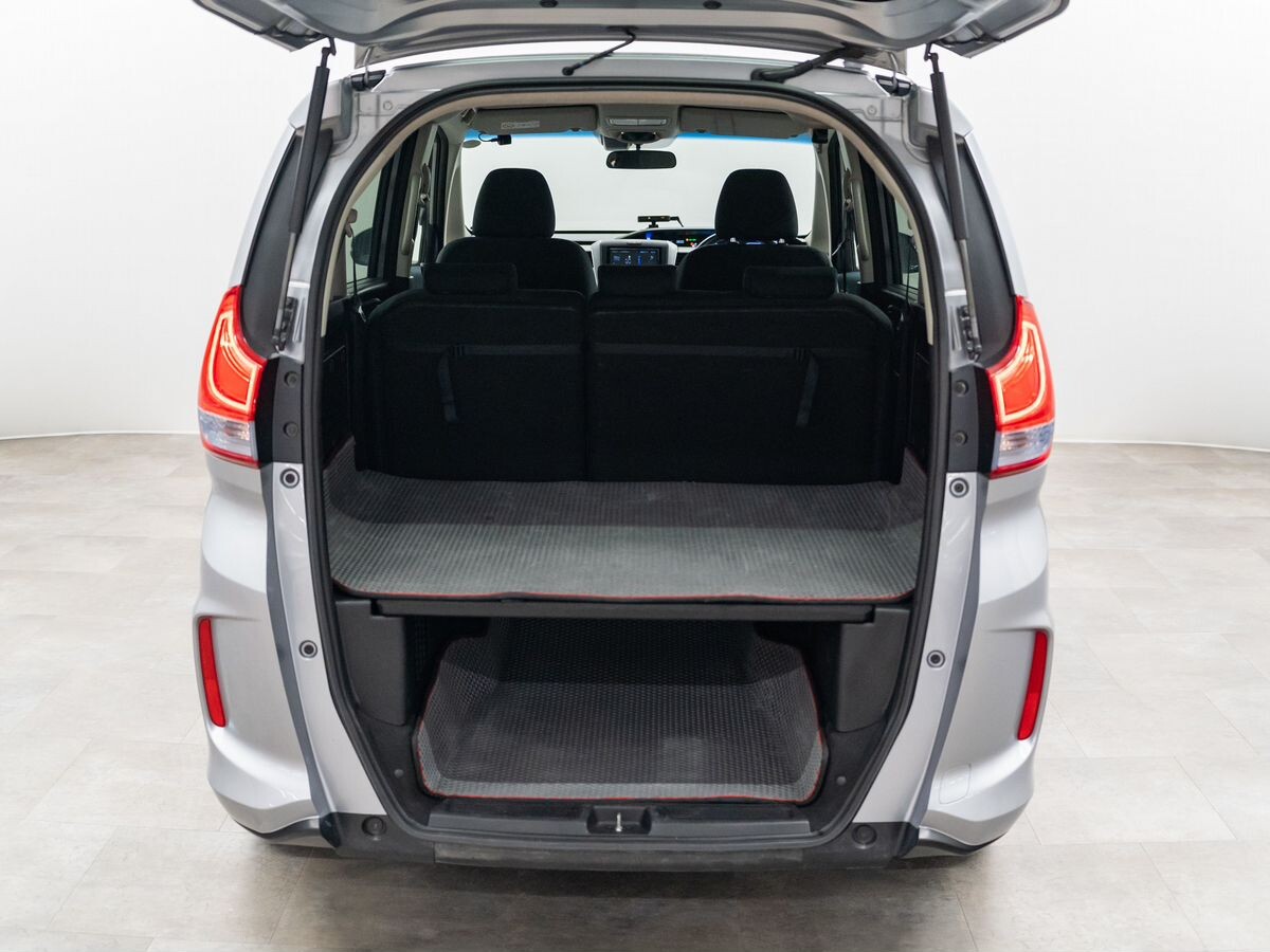 Honda Freed 2018 - фото автомобиля