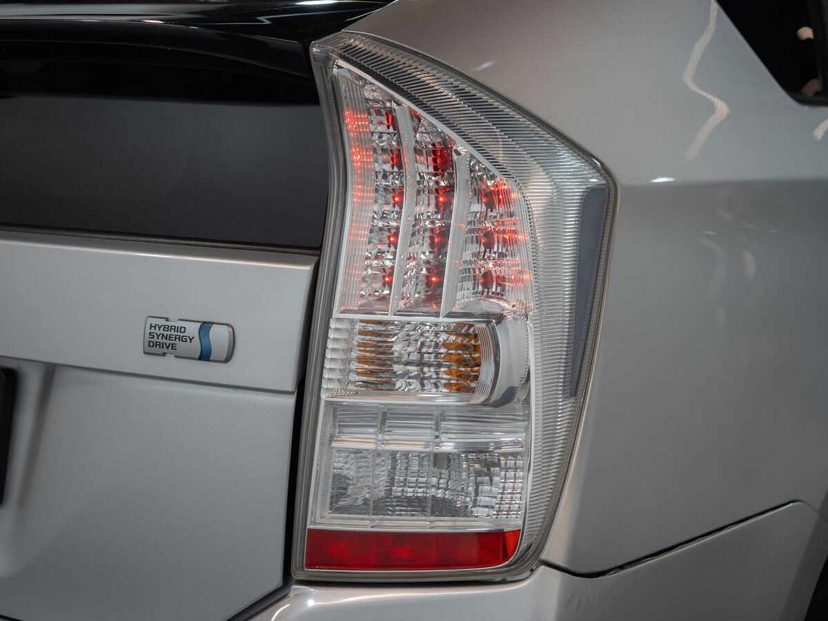 Toyota Prius 2010 - фото автомобиля