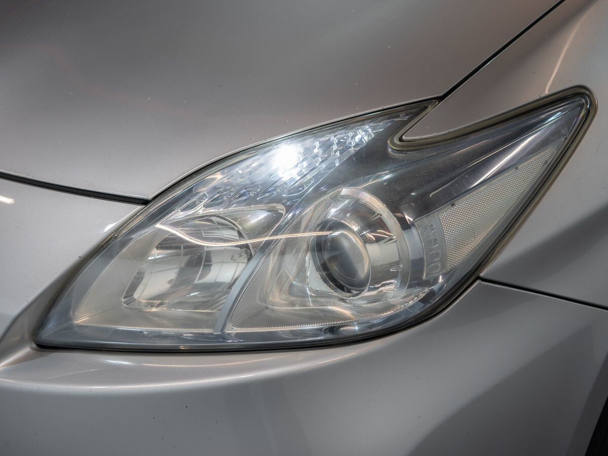 Toyota Prius 2010 - фото автомобиля