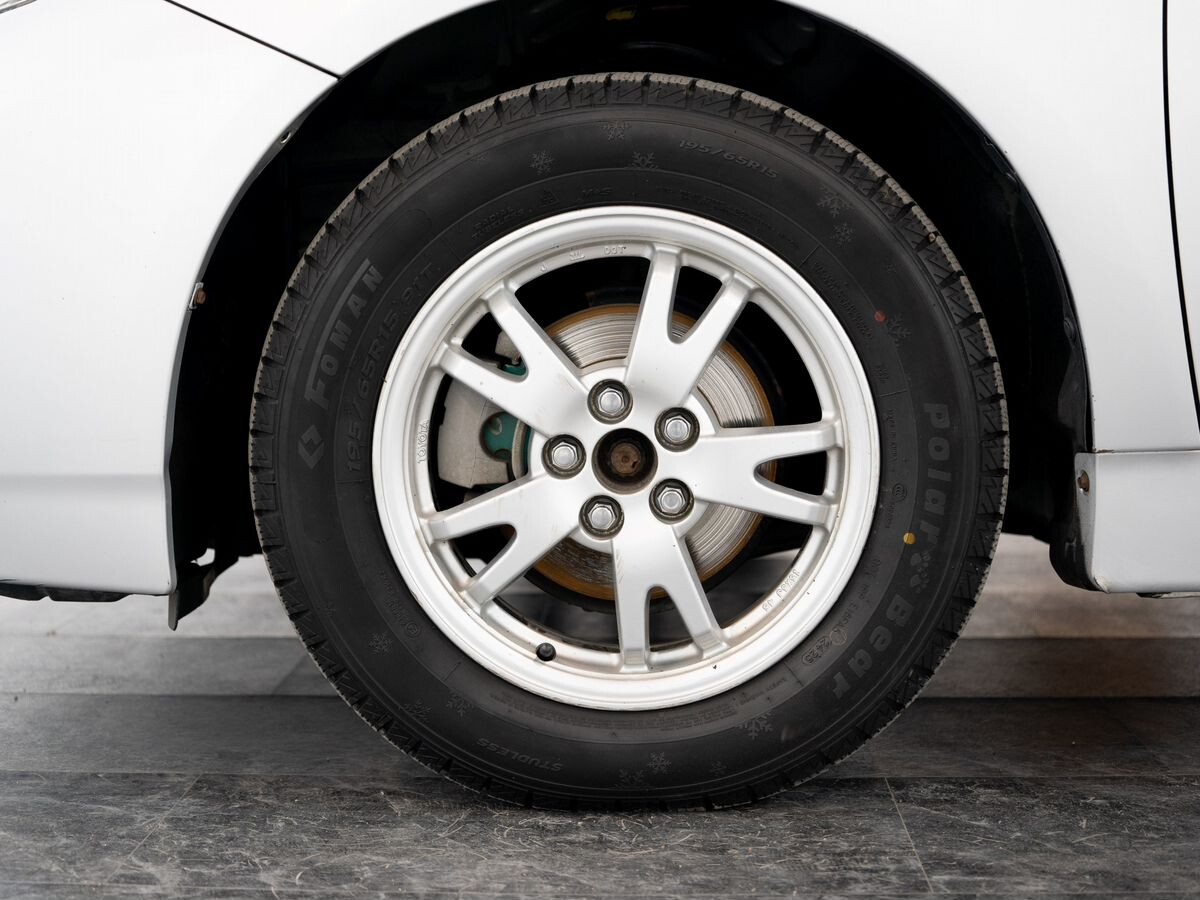 Toyota Prius 2010 - фото автомобиля