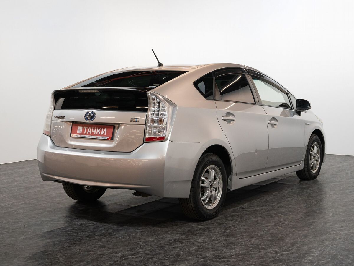Toyota Prius 2010 - фото автомобиля