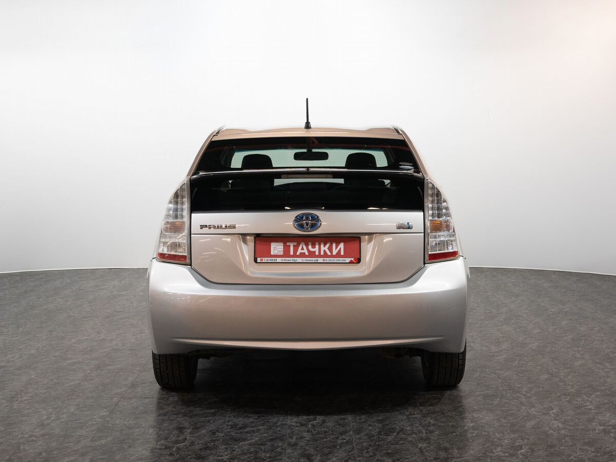 Toyota Prius 2010 - фото автомобиля