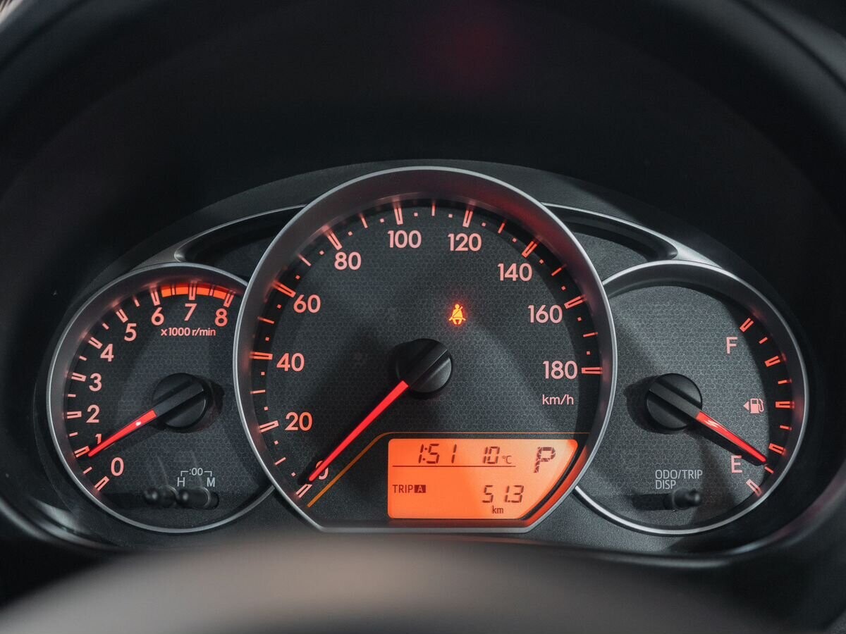 Toyota Ractis 2011 - фото автомобиля