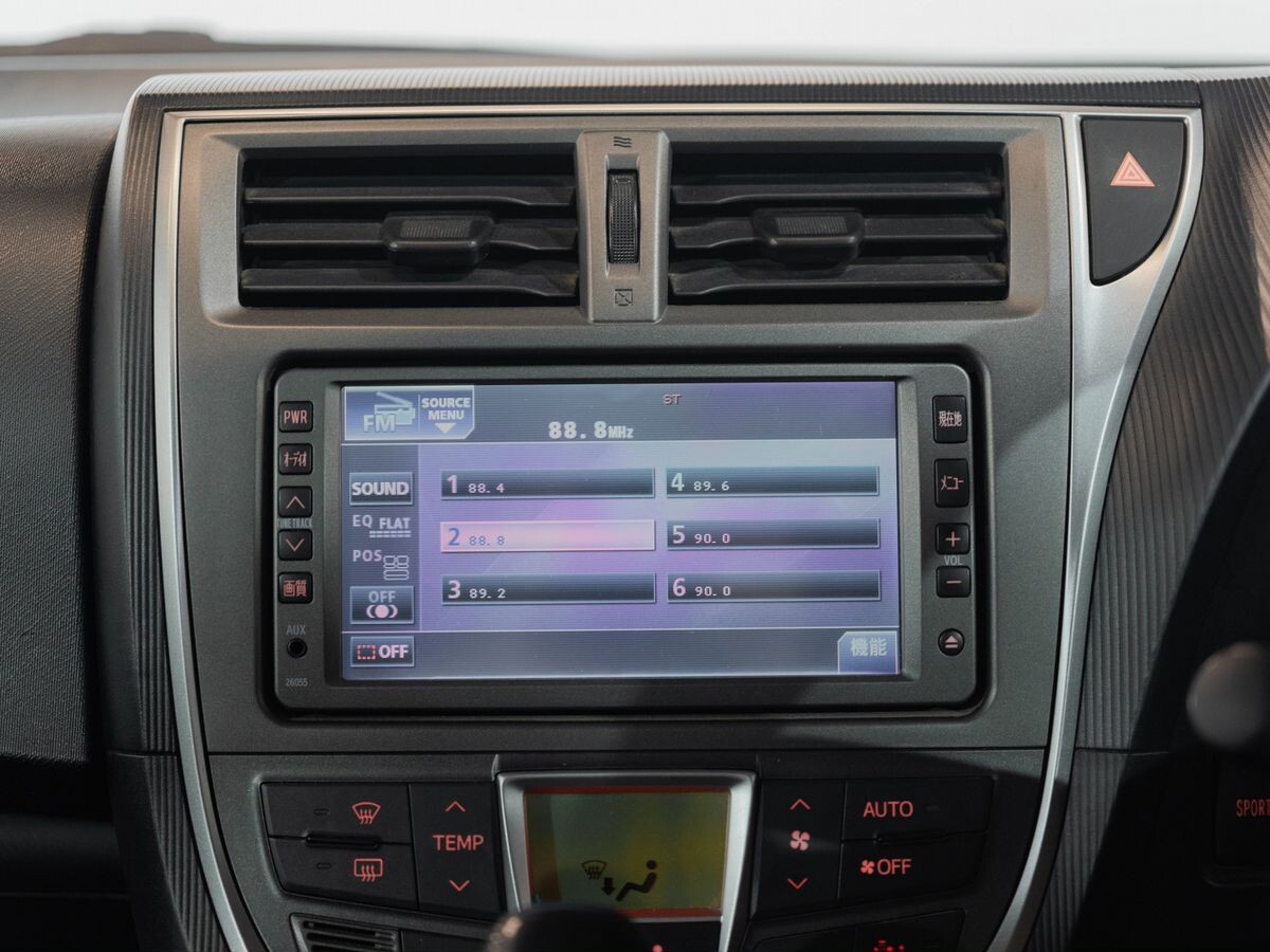 Toyota Ractis 2011 - фото автомобиля