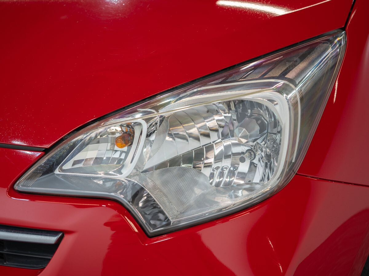 Toyota Ractis 2011 - фото автомобиля