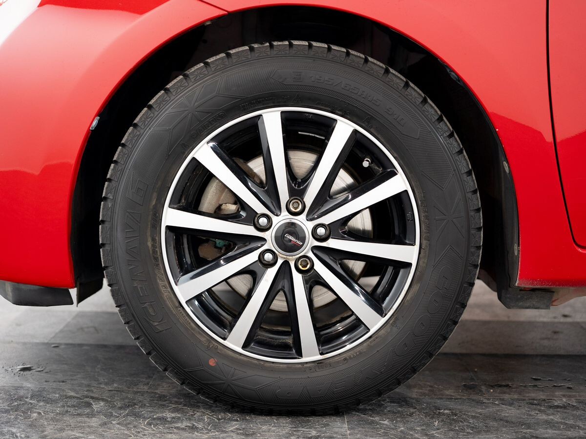 Toyota Ractis 2011 - фото автомобиля