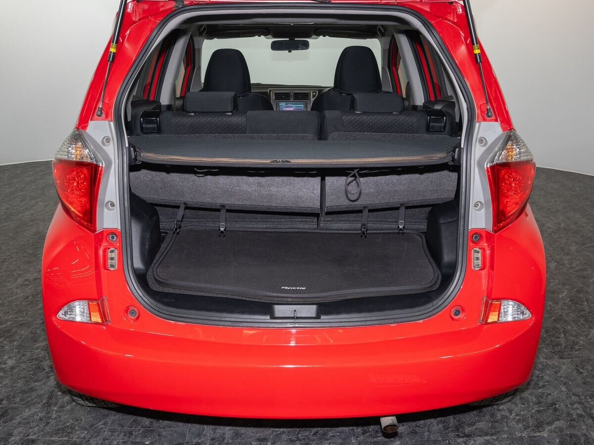 Toyota Ractis 2011 - фото автомобиля