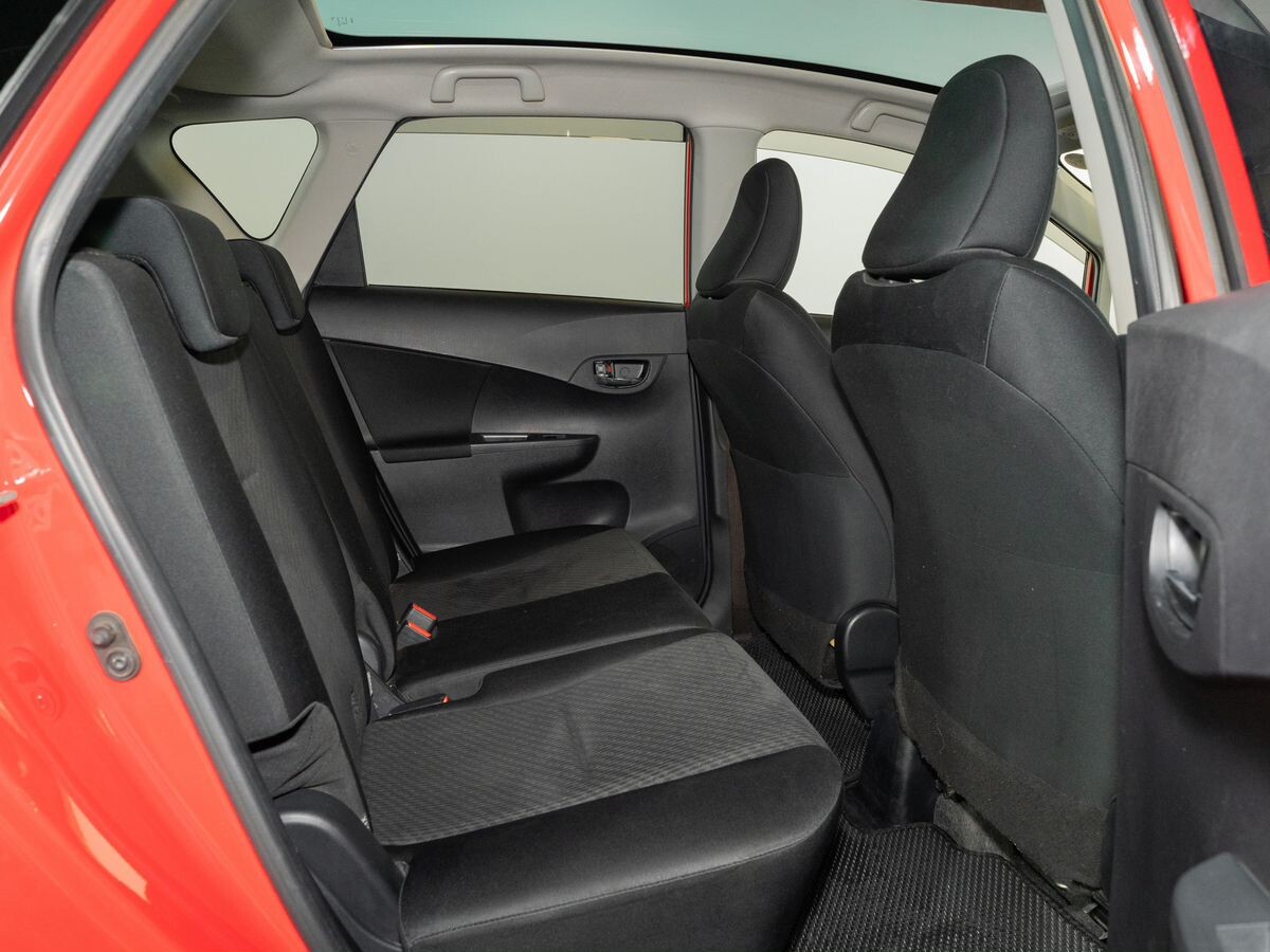 Toyota Ractis 2011 - фото автомобиля