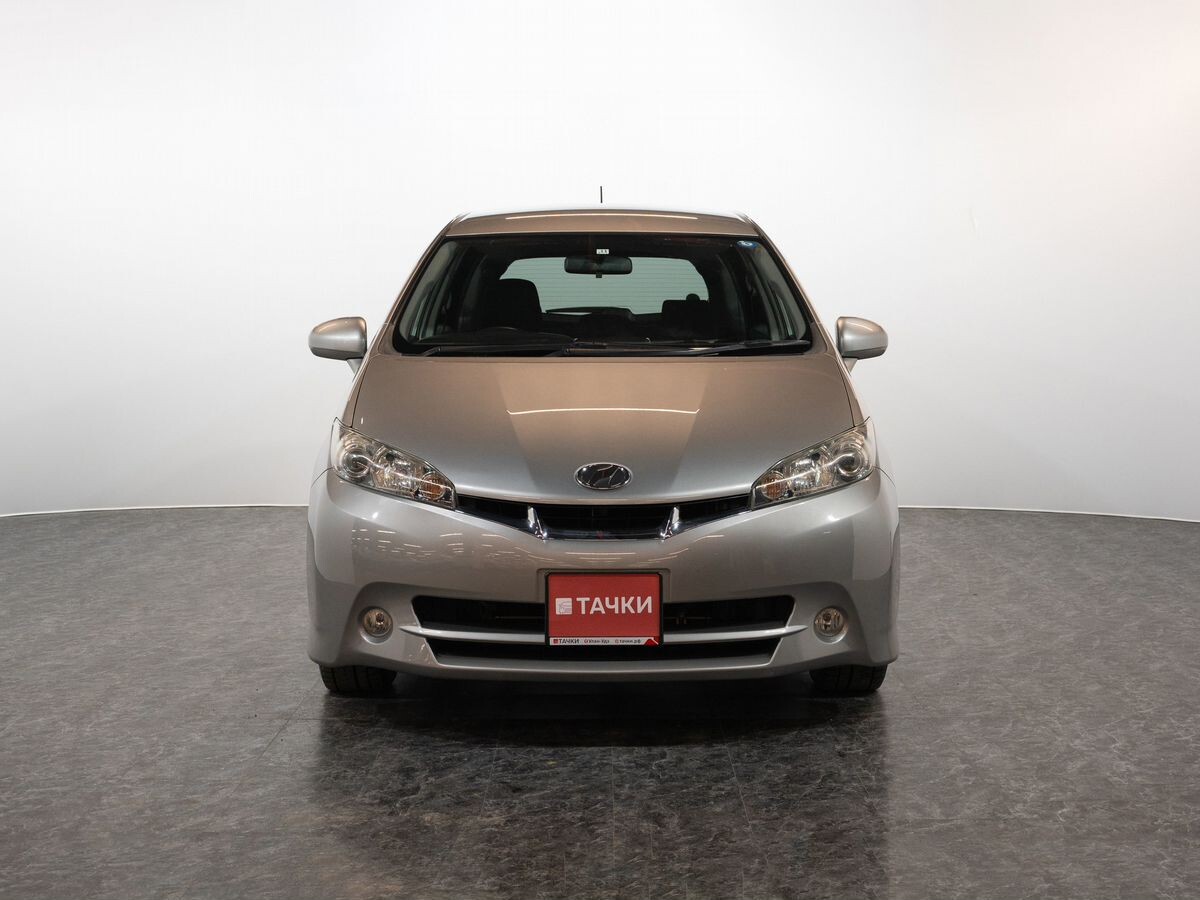 Toyota Wish 2011 - фото автомобиля