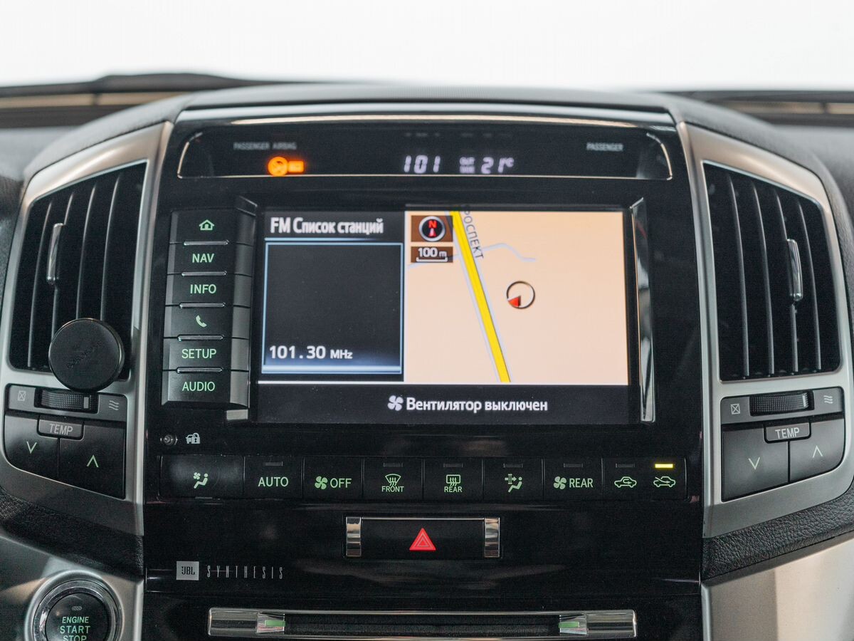 Toyota Land Cruiser 2015 - фото автомобиля