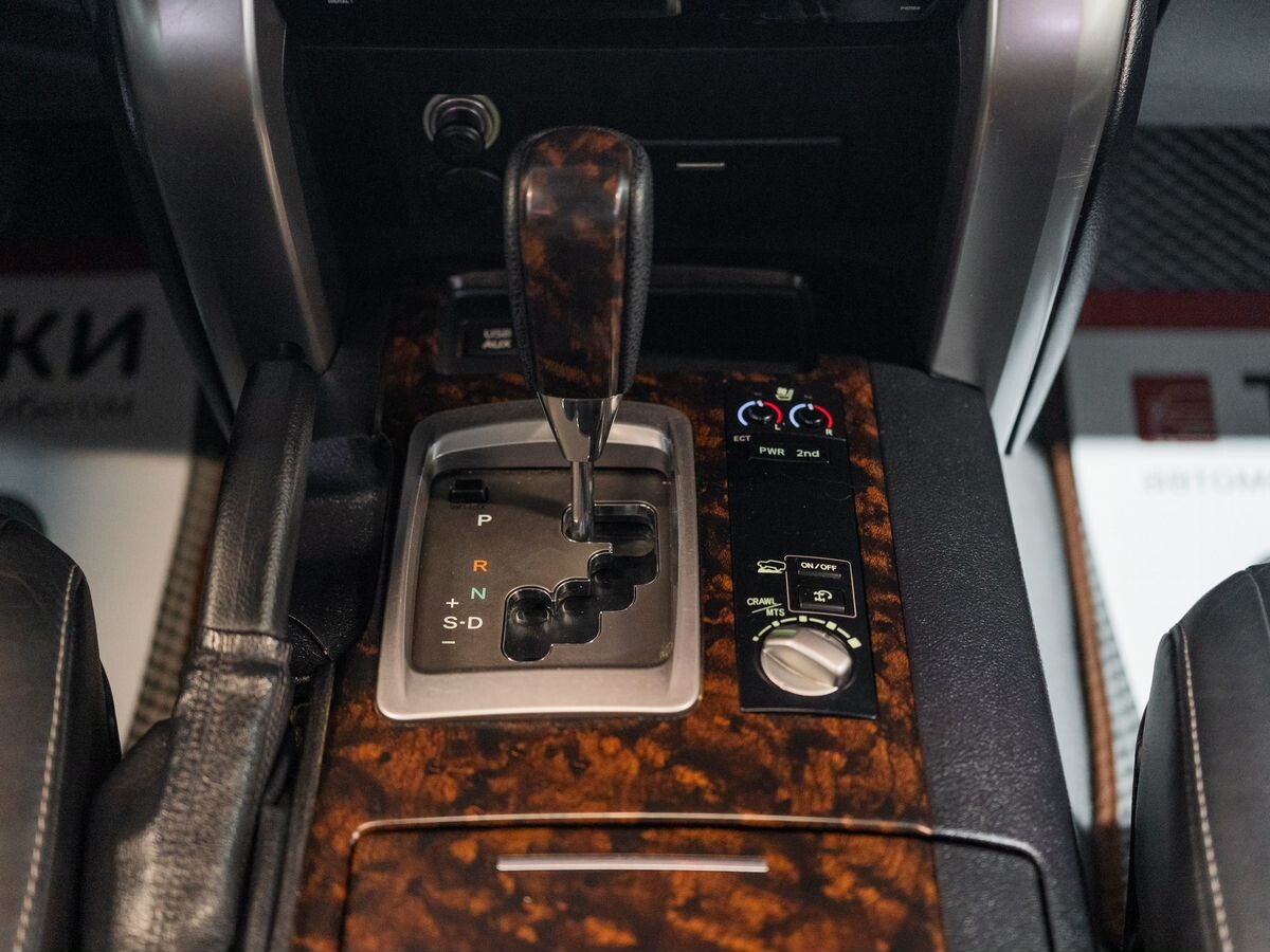 Toyota Land Cruiser 2015 - фото автомобиля