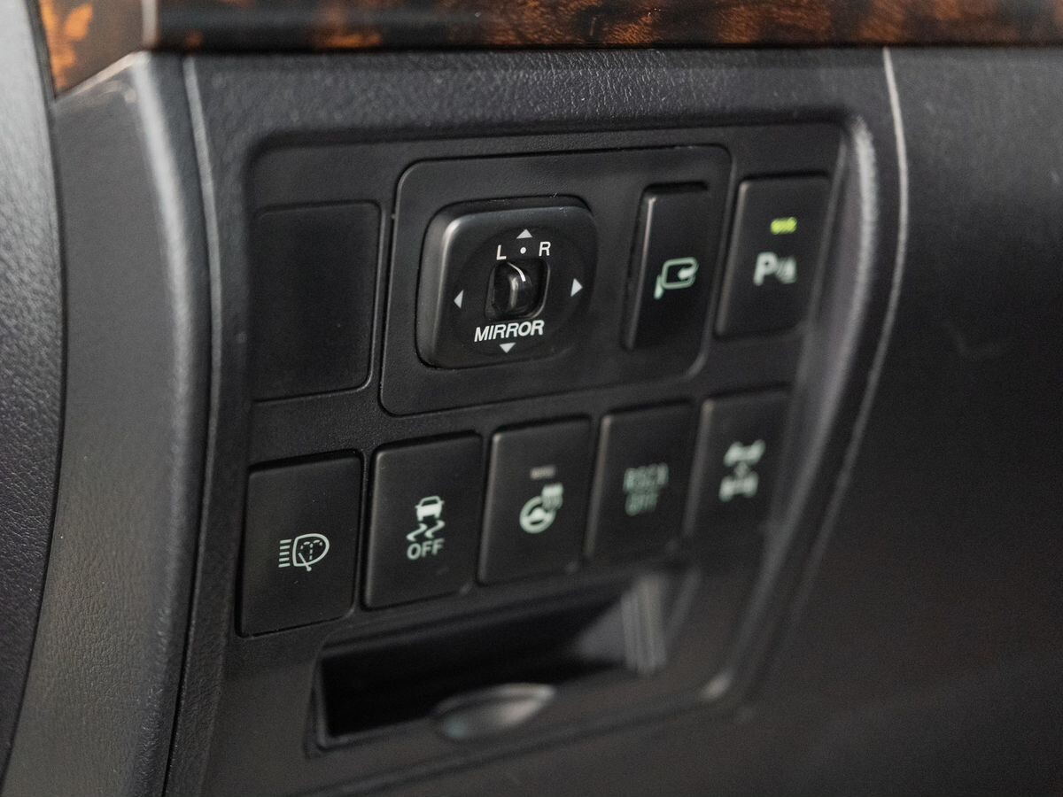 Toyota Land Cruiser 2015 - фото автомобиля