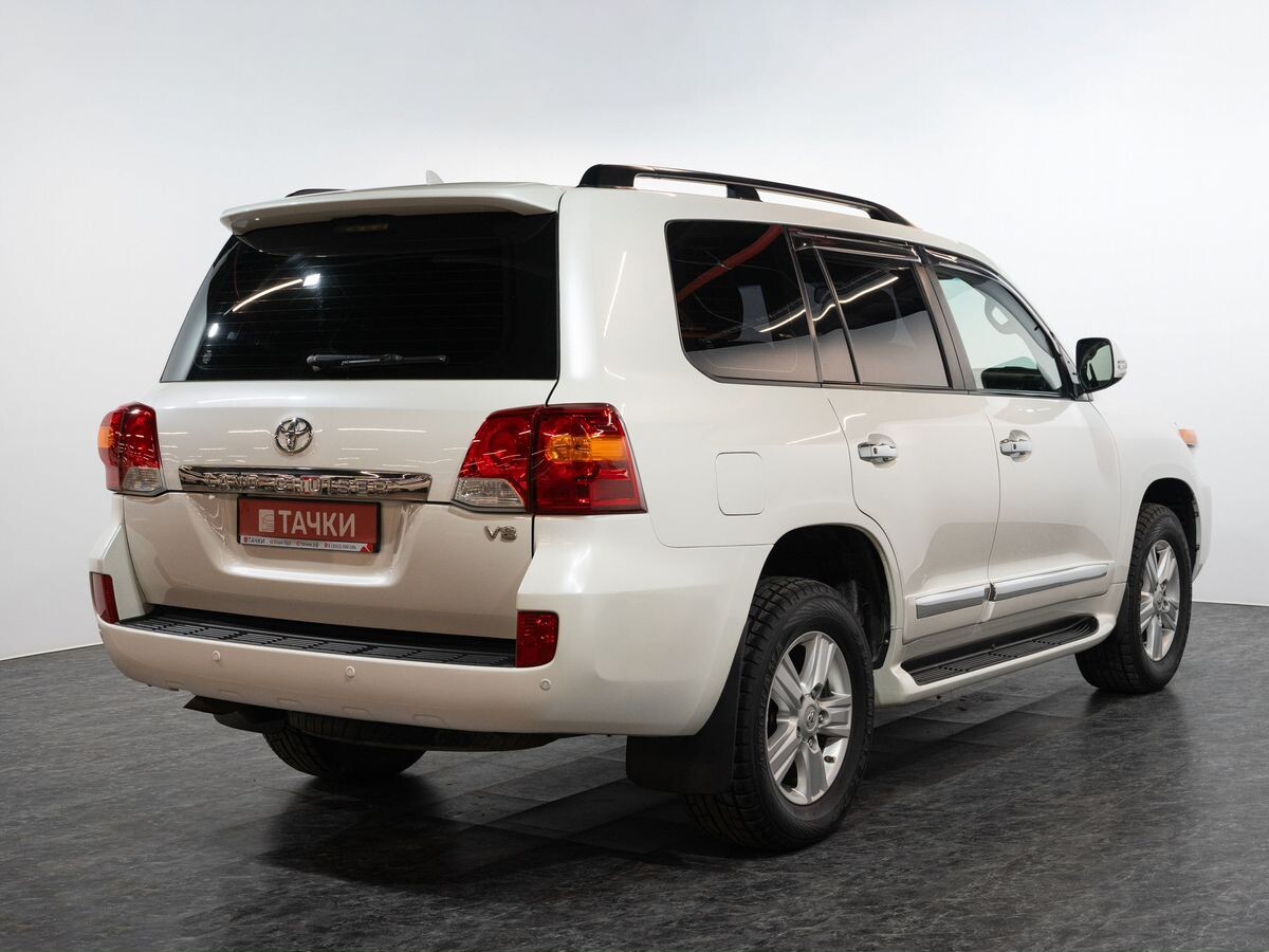 Toyota Land Cruiser 2015 - фото автомобиля