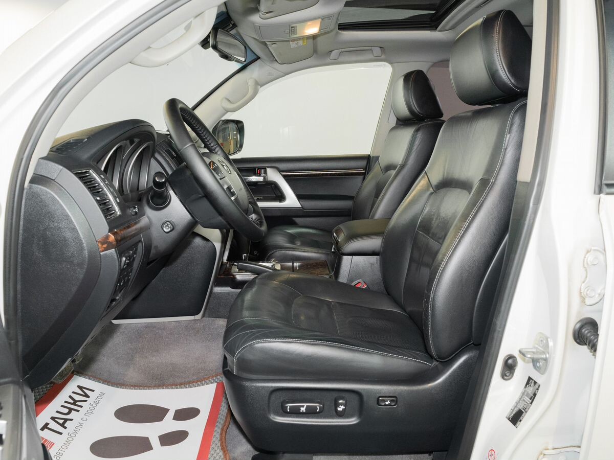 Toyota Land Cruiser 2015 - фото автомобиля