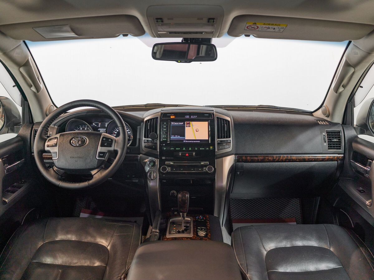 Toyota Land Cruiser 2015 - фото автомобиля