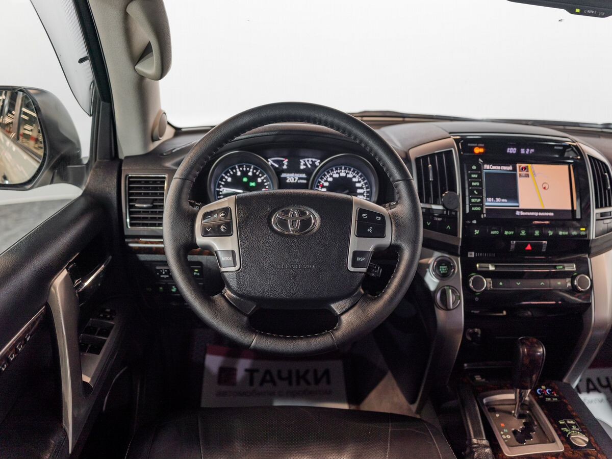 Toyota Land Cruiser 2015 - фото автомобиля