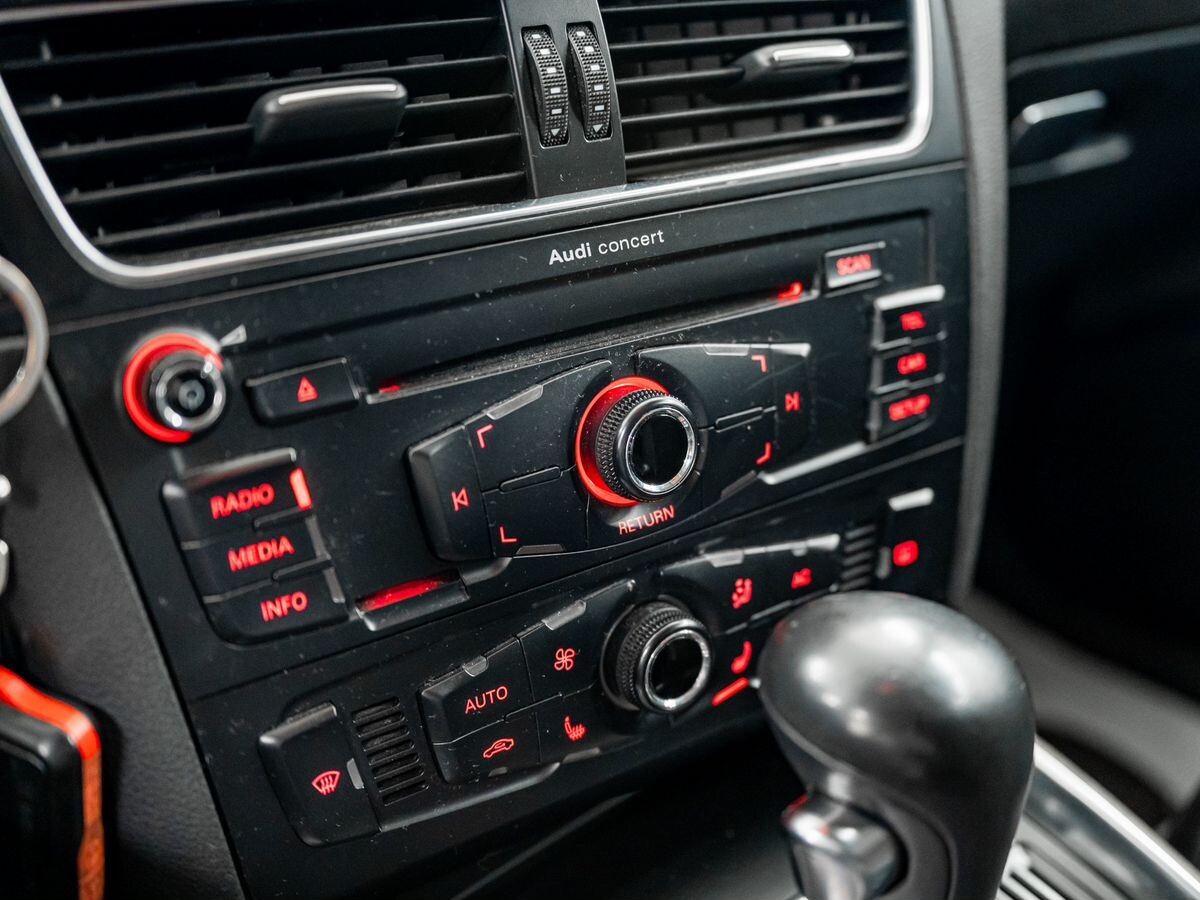 Audi Q5 2011 - фото автомобиля