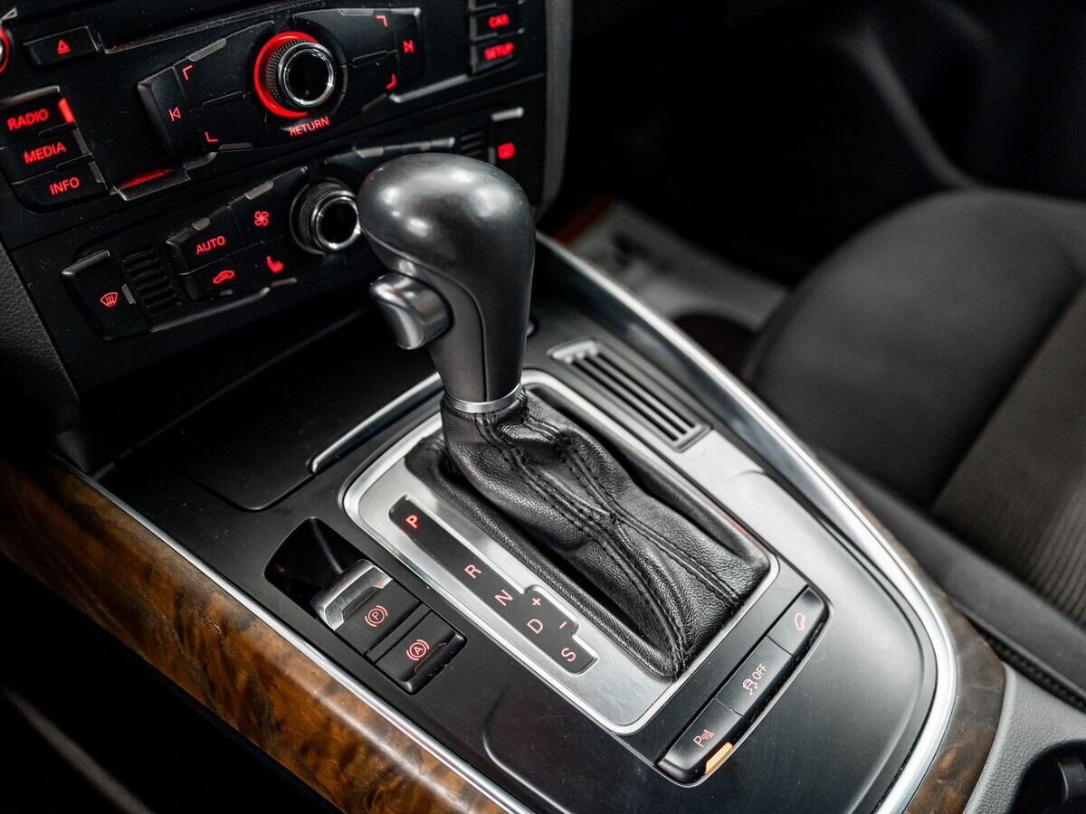 Audi Q5 2011 - фото автомобиля