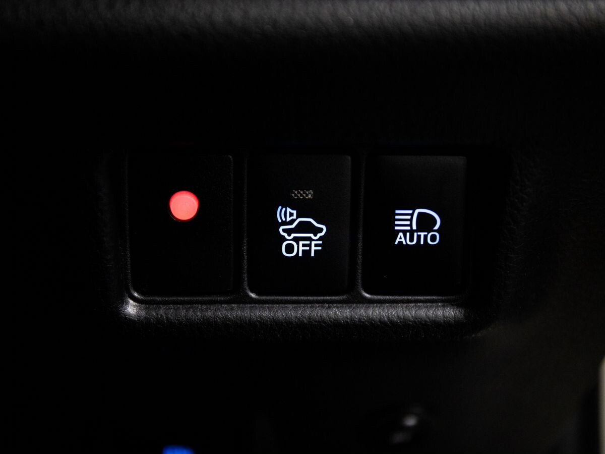 Toyota C-HR 2017 - фото автомобиля