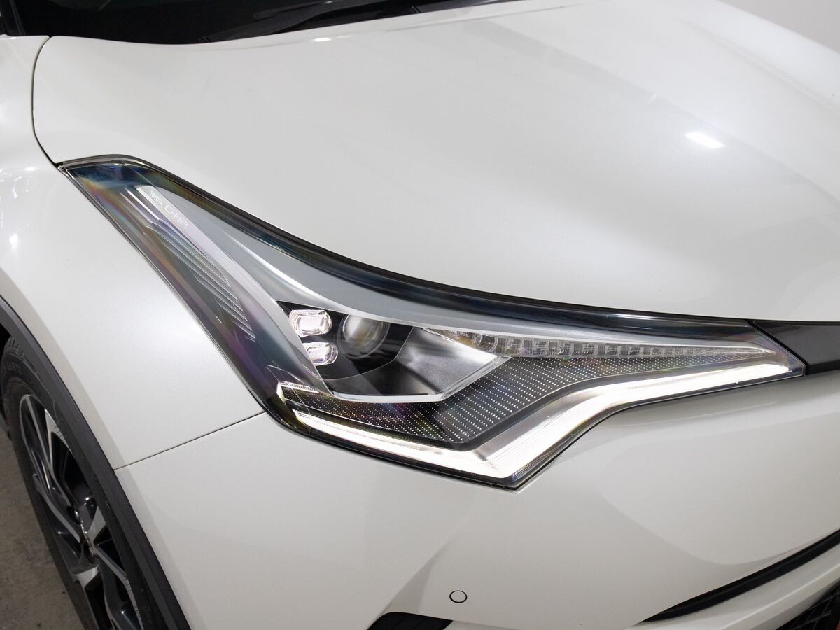 Toyota C-HR 2017 - фото автомобиля