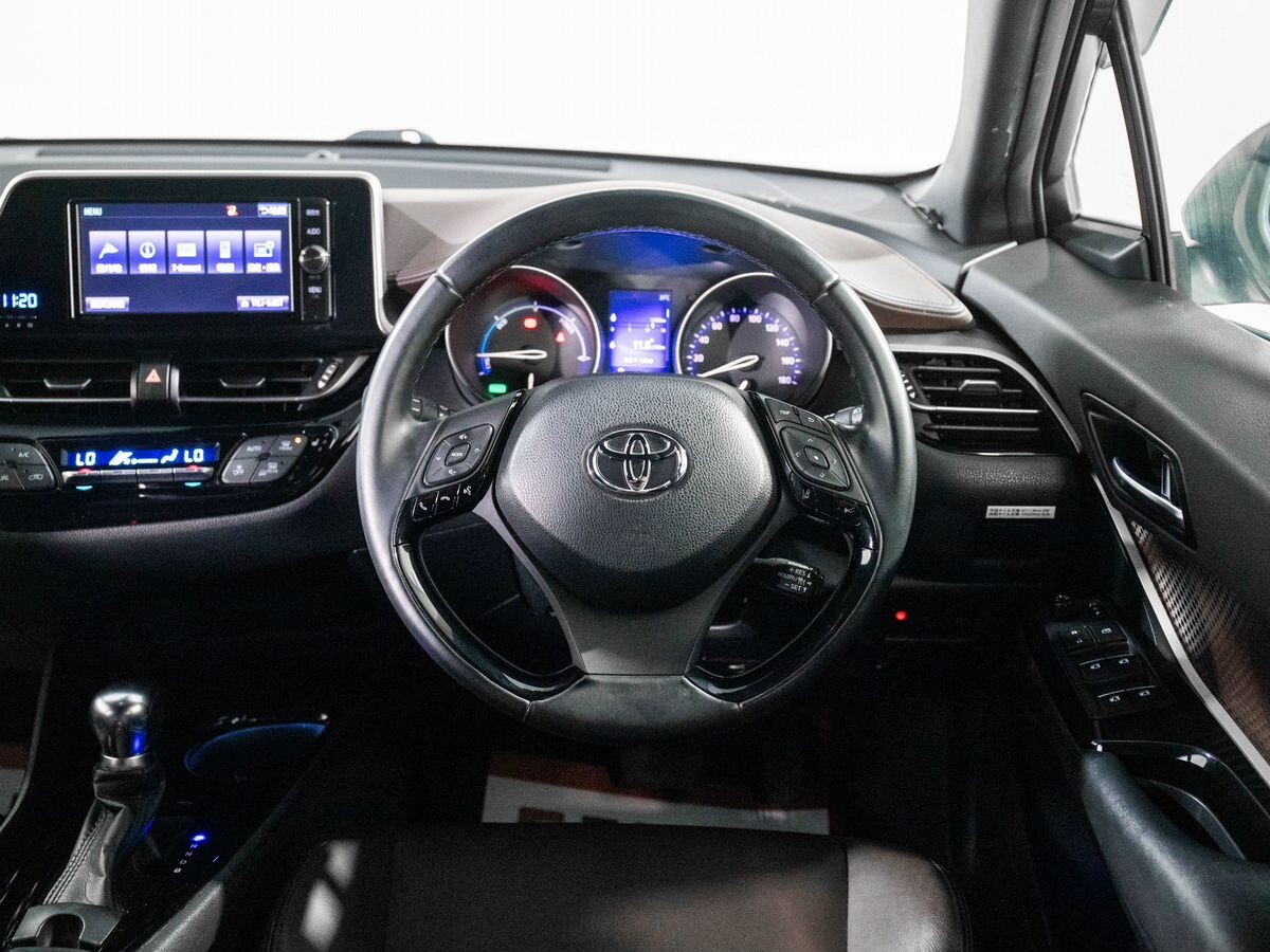 Toyota C-HR 2017 - фото автомобиля